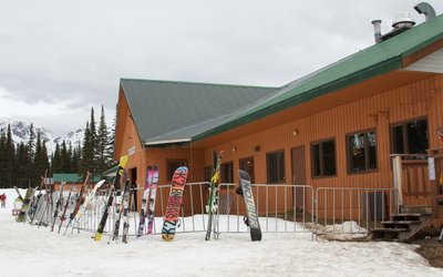 Powder King Mountain Hostel (Chateau Atco)